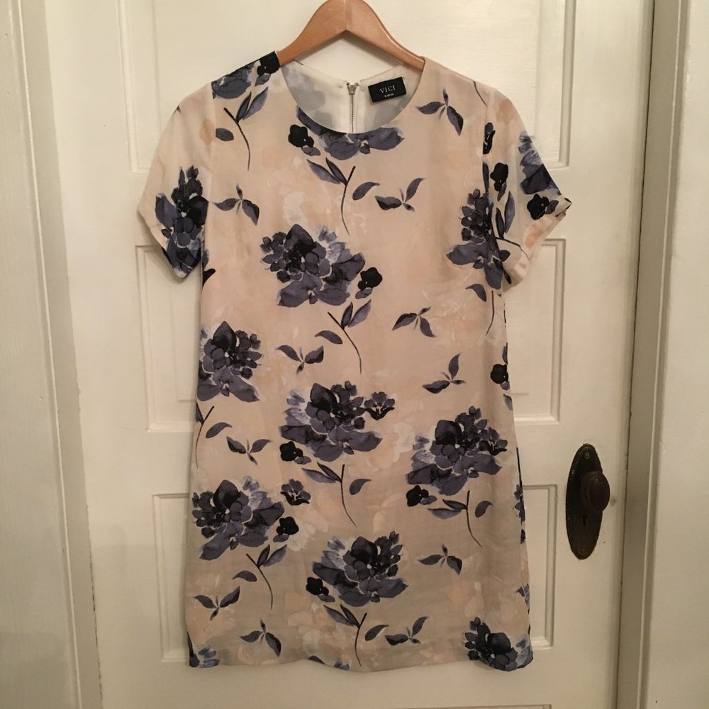 VICI Floral Shift Dress - Large